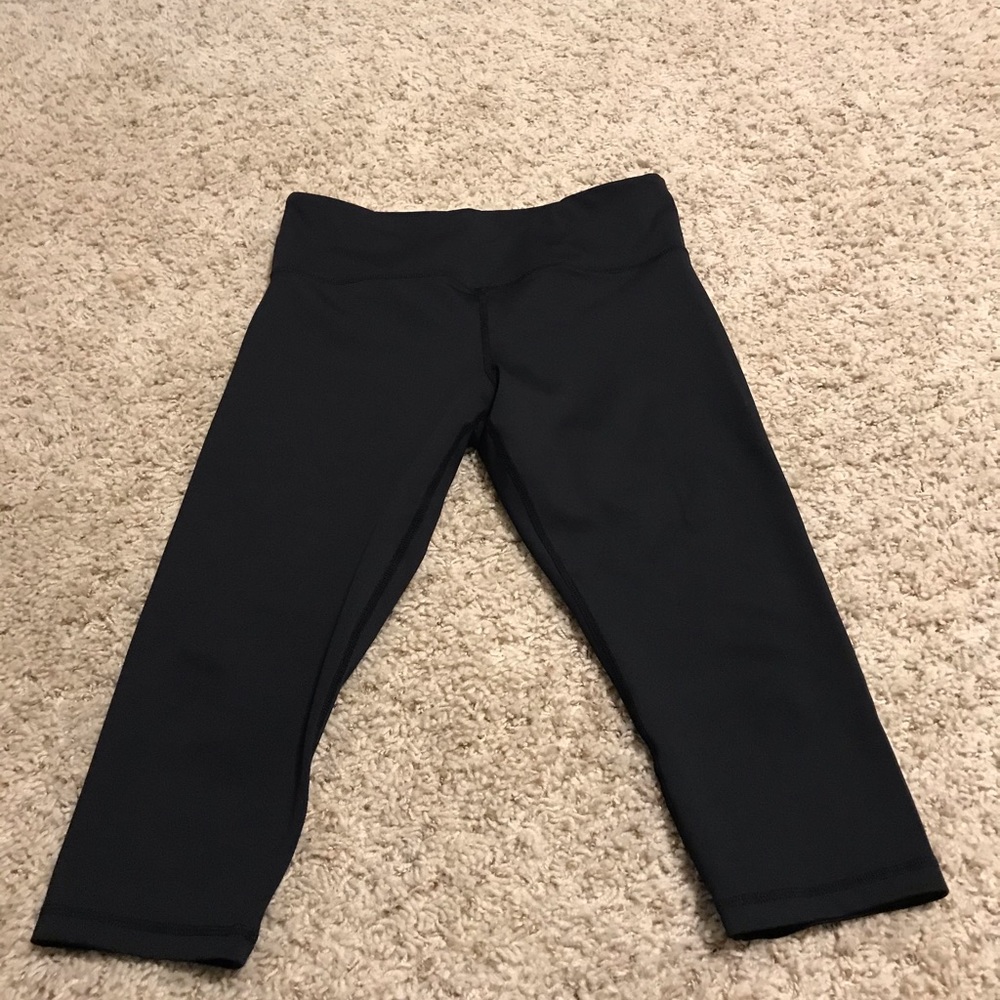 Zyia Black Crop light n tight